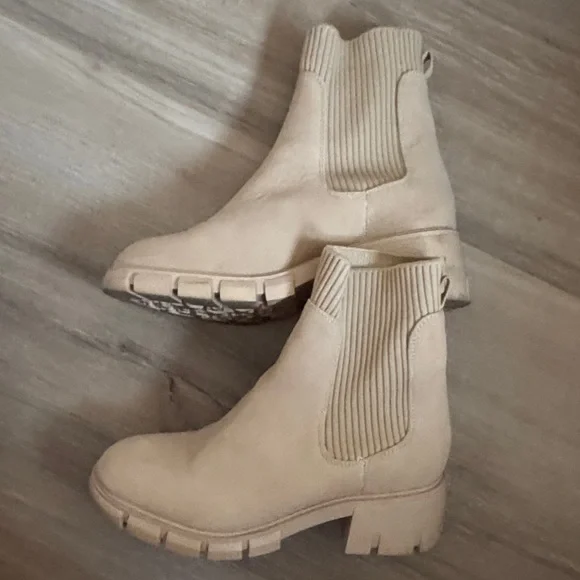 Women's Cream Ankle Boots - Picture 2 of 5